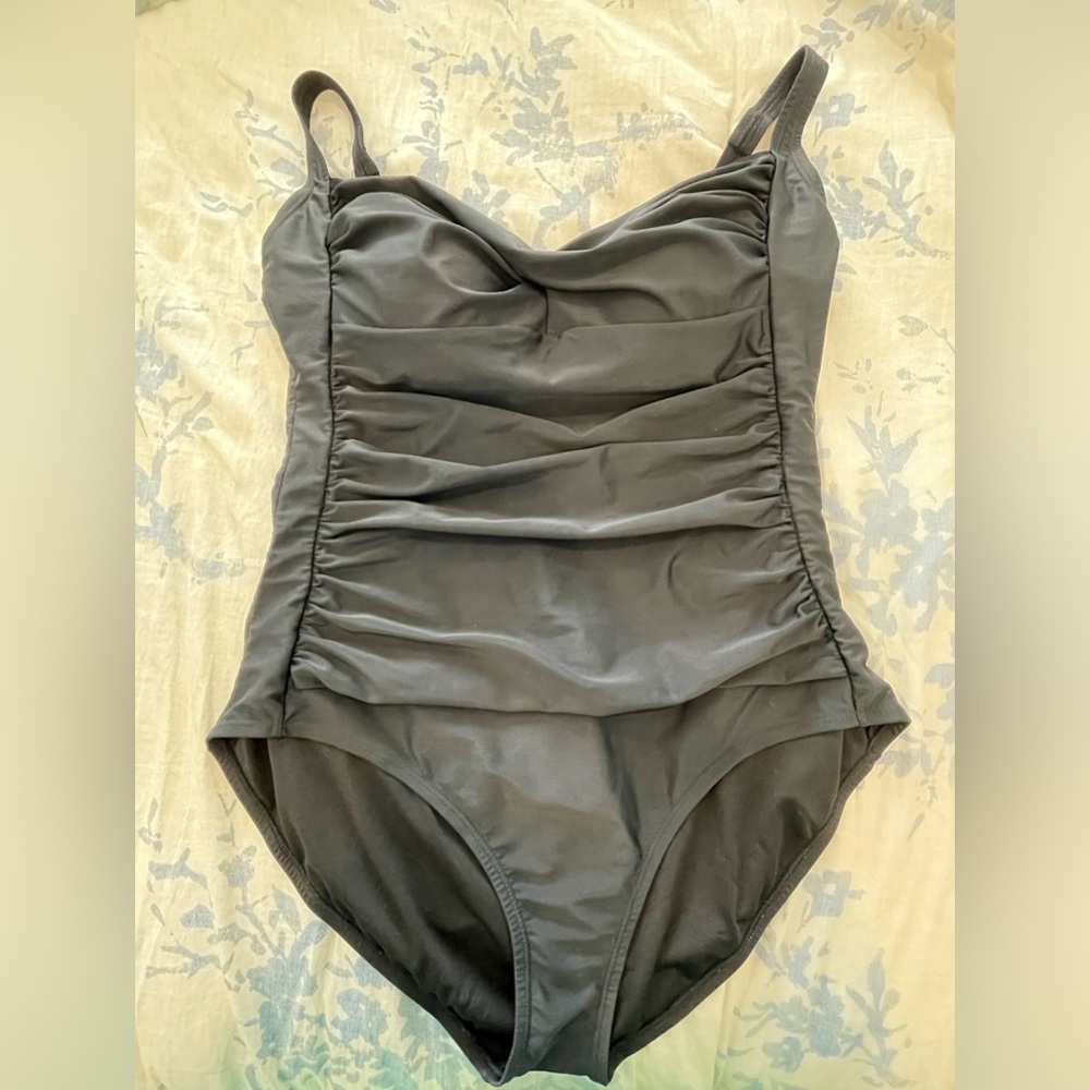 Island Pearls size 20 black one piece swimsuit
